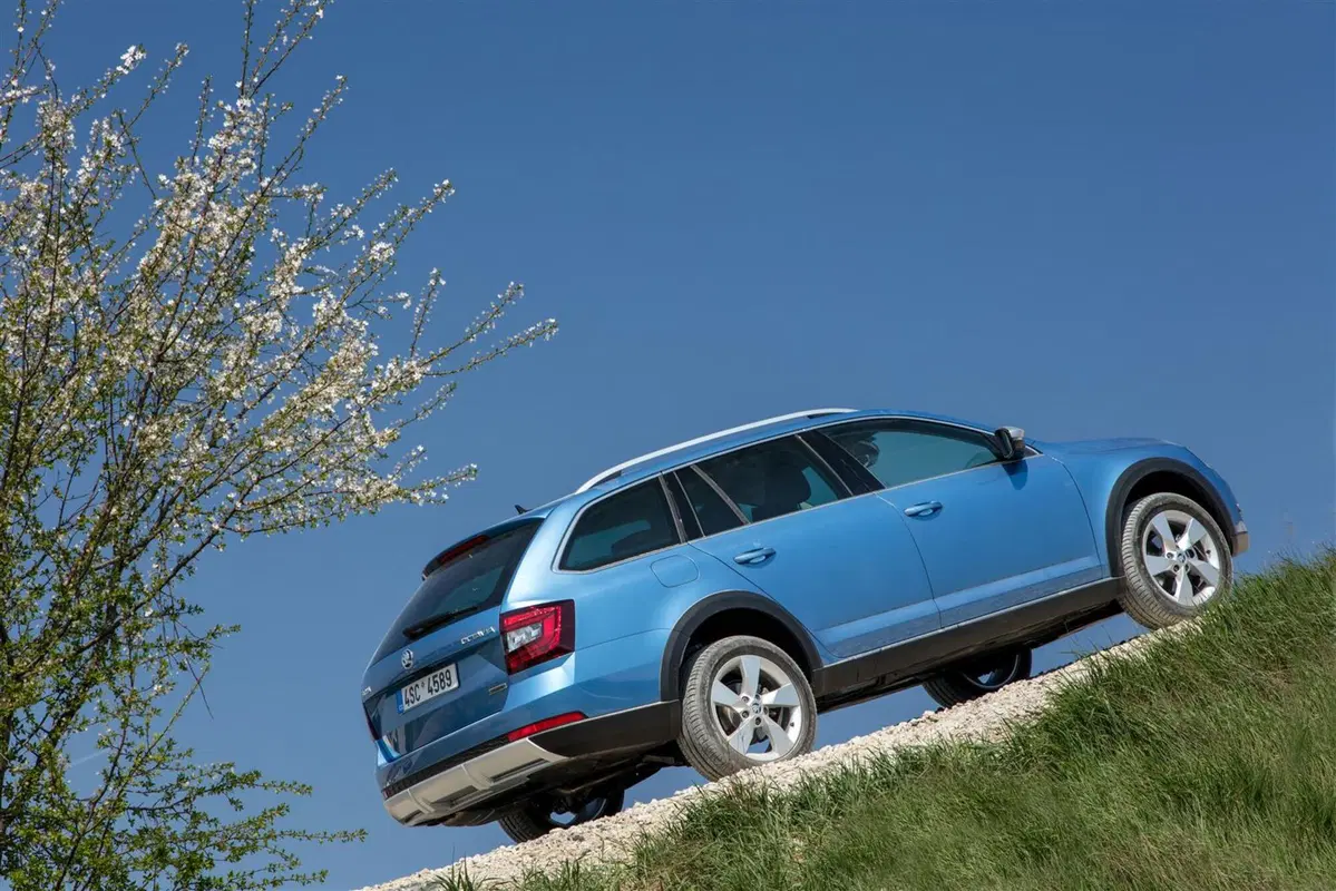 Skoda Octavia Scout e Octavia RS 2017 [Video Primo Test] (5)