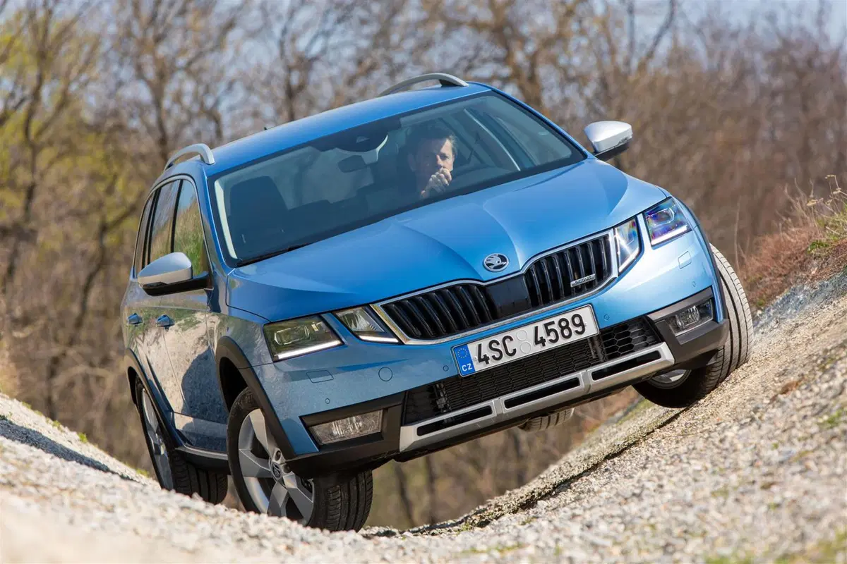 Skoda Octavia Scout e Octavia RS 2017 [Video Primo Test] (12)