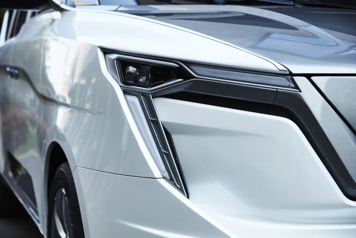 Iconiq Motors e W Motors scelgono la tecnologia elettrica svedese (7)