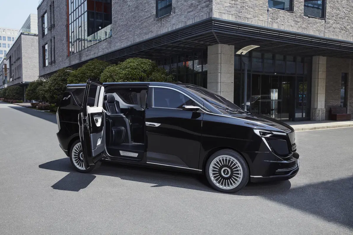 Iconiq Motors e W Motors scelgono la tecnologia elettrica svedese (9)
