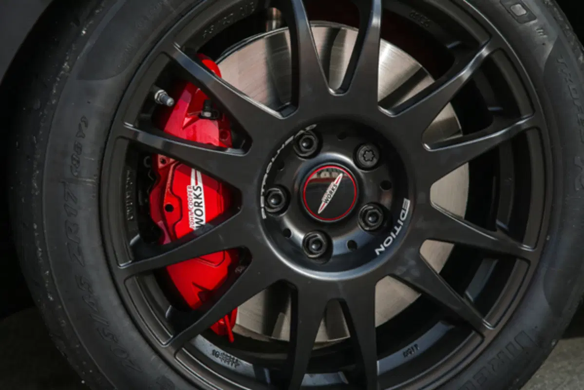 Mini JCW Petrolhead Edition, 50.000 euro per la più esclusiva  (2)