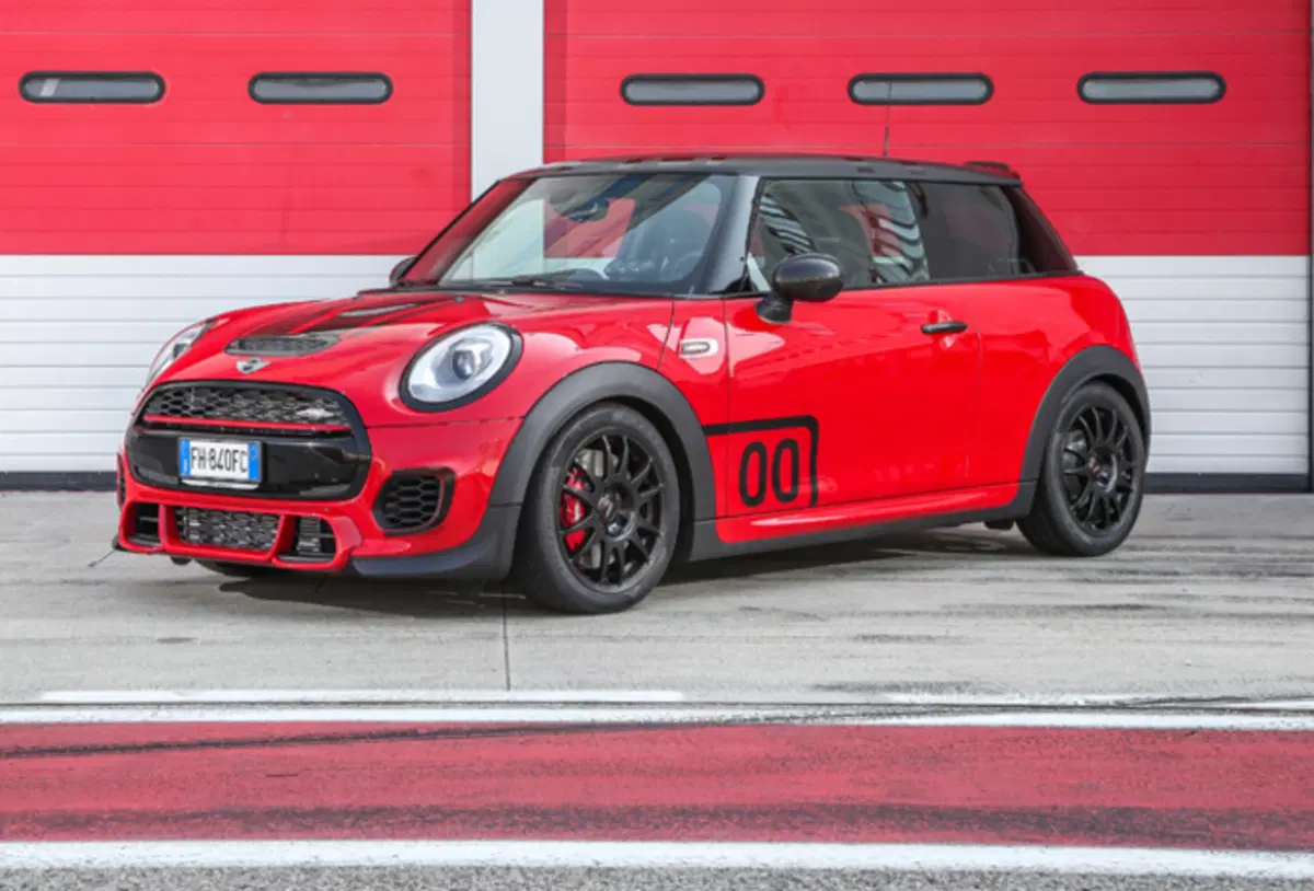 Mini JCW Petrolhead Edition, 50.000 euro per la più esclusiva  (6)