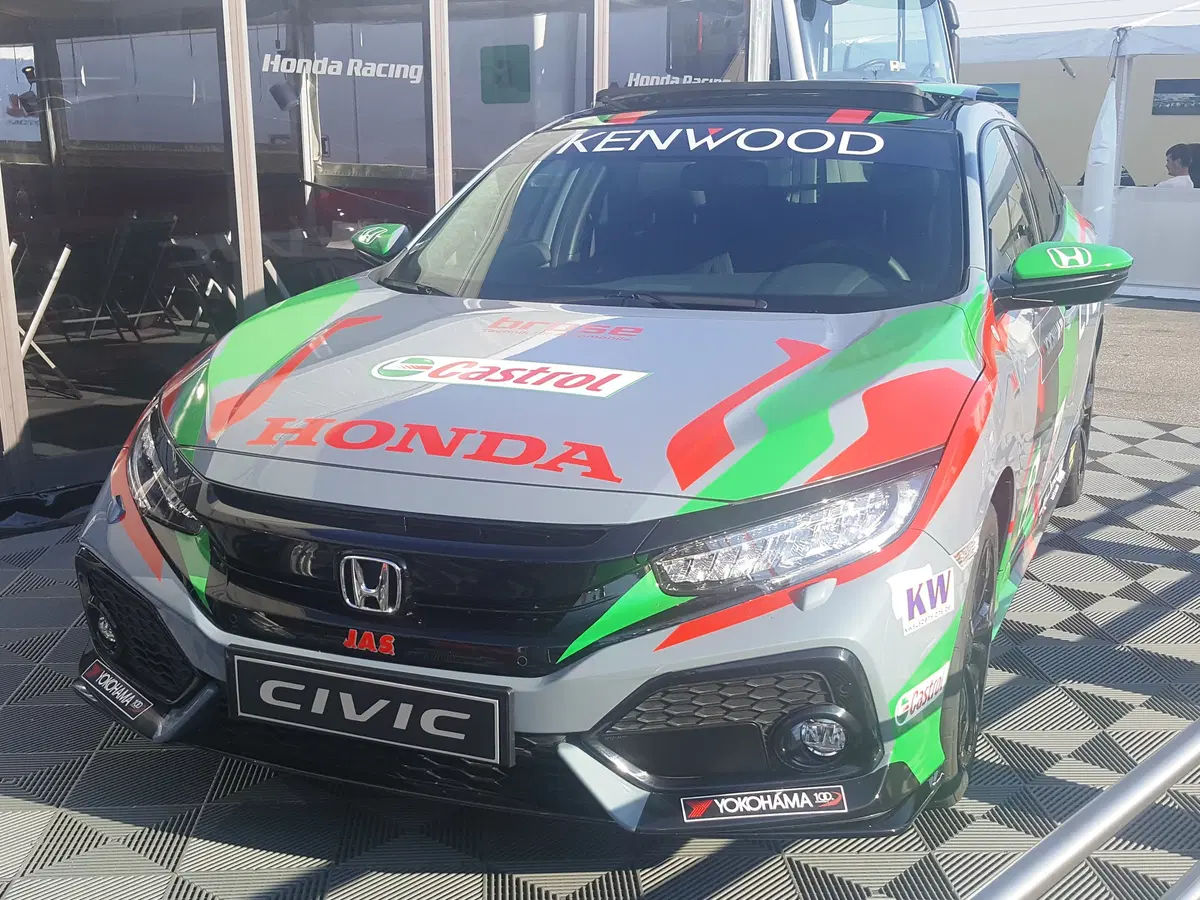 Honda Civic 2017 1.5 Turbo VTec Sport +: personalità forte (17)