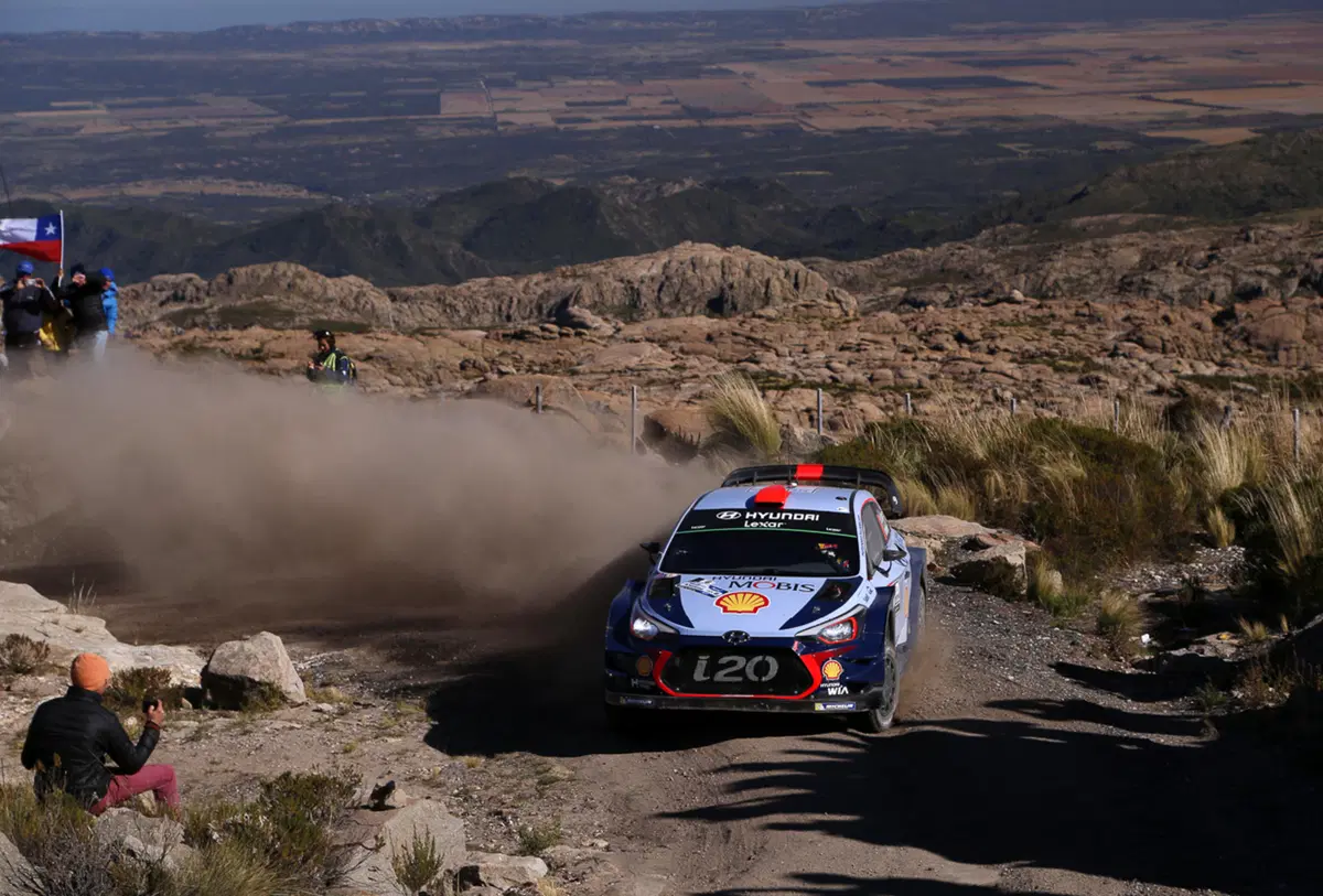 WRC17 Argentina. Neuville (Hyundai) Rovescia il Mondo e Vince!  (9)