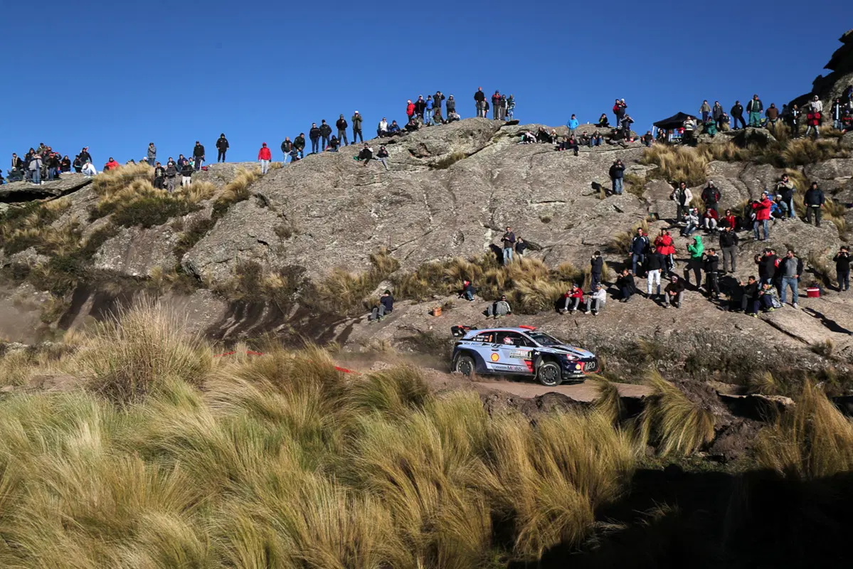 WRC17 Argentina. Neuville (Hyundai) Rovescia il Mondo e Vince!  (13)