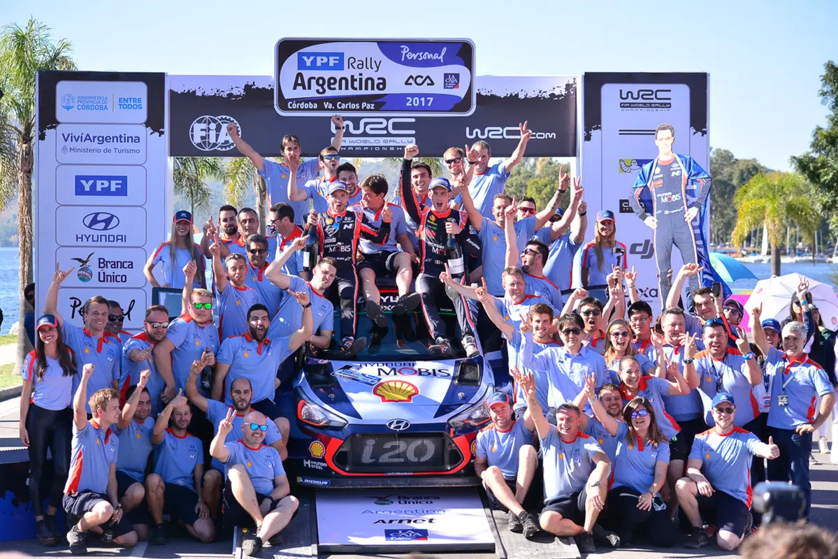 WRC17 Argentina. Neuville (Hyundai) Rovescia il Mondo e Vince!  (26)