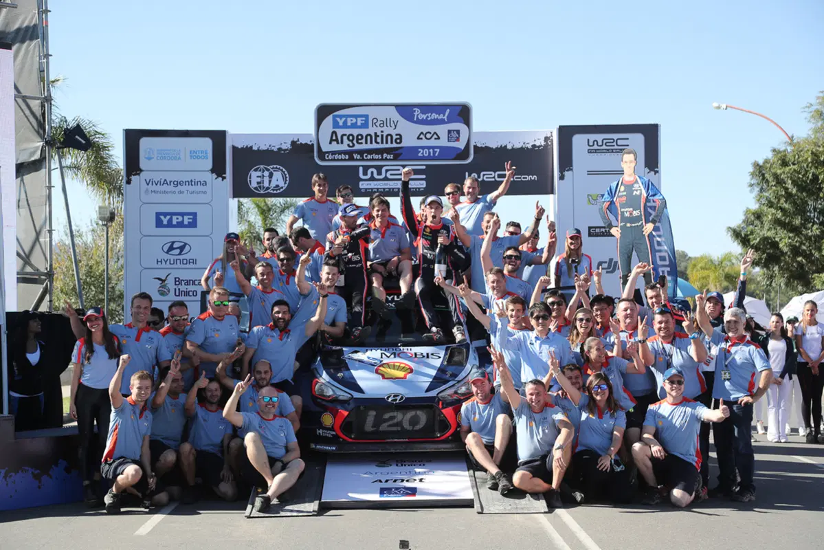 WRC17 Argentina. Neuville (Hyundai) Rovescia il Mondo e Vince!  (27)