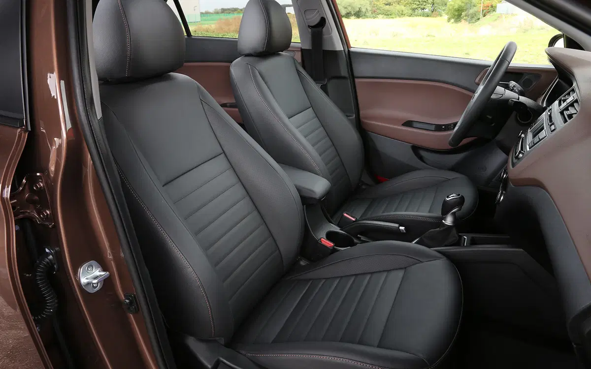 Quale comprare, Confronto: Hyundai i20 1.2 Vs Volkswagen Polo 1.0 (5)