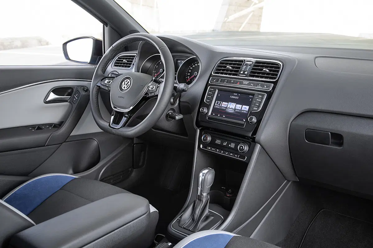 Quale comprare, Confronto: Hyundai i20 1.2 Vs Volkswagen Polo 1.0 (6)