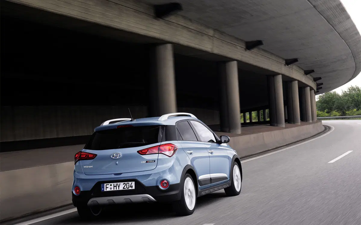 Quale comprare, Confronto: Hyundai i20 1.2 Vs Volkswagen Polo 1.0 (3)