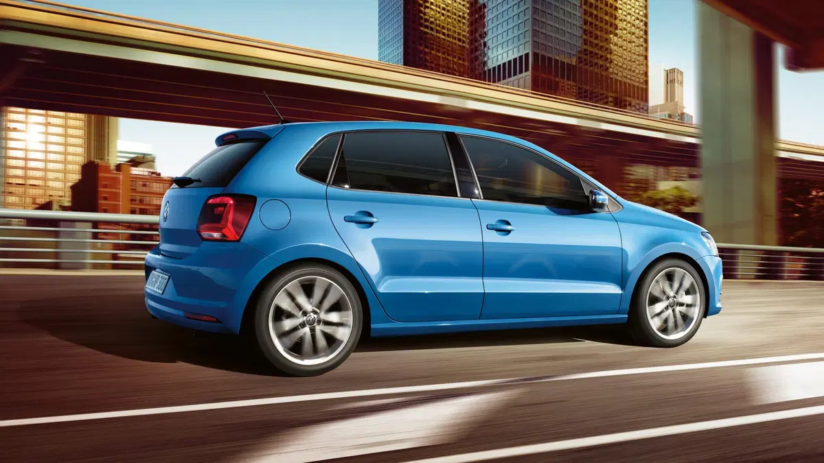 Quale comprare, Confronto: Hyundai i20 1.2 Vs Volkswagen Polo 1.0 (6)