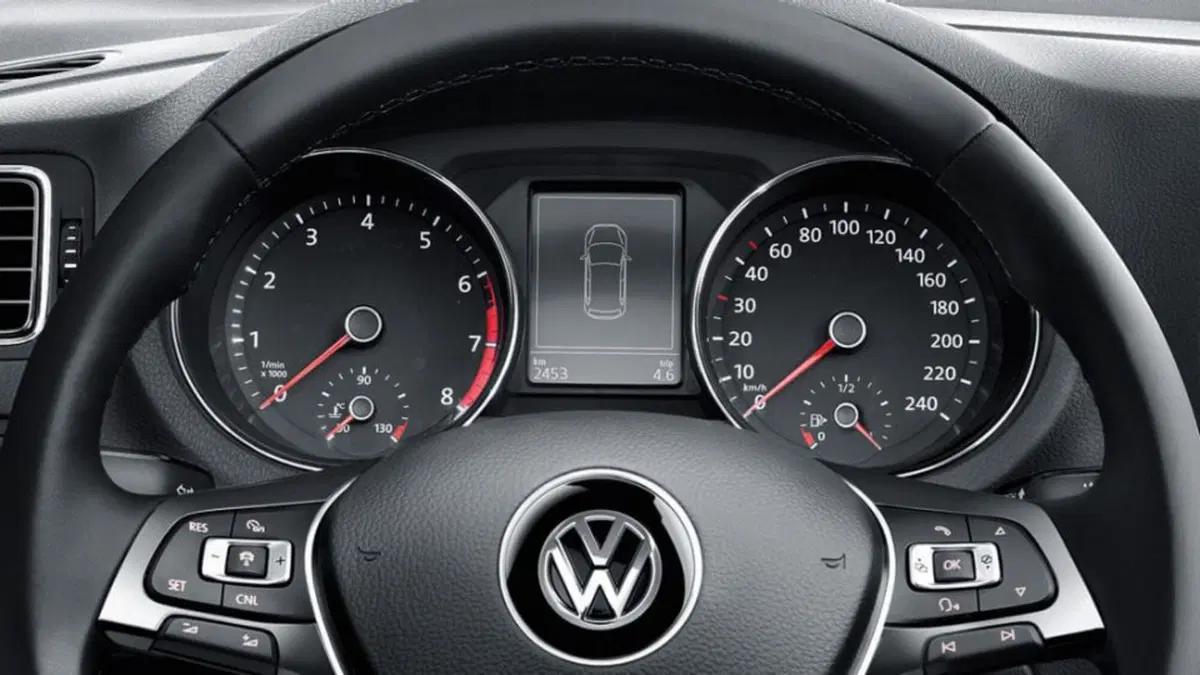 Quale comprare, Confronto: Hyundai i20 1.2 Vs Volkswagen Polo 1.0 (3)