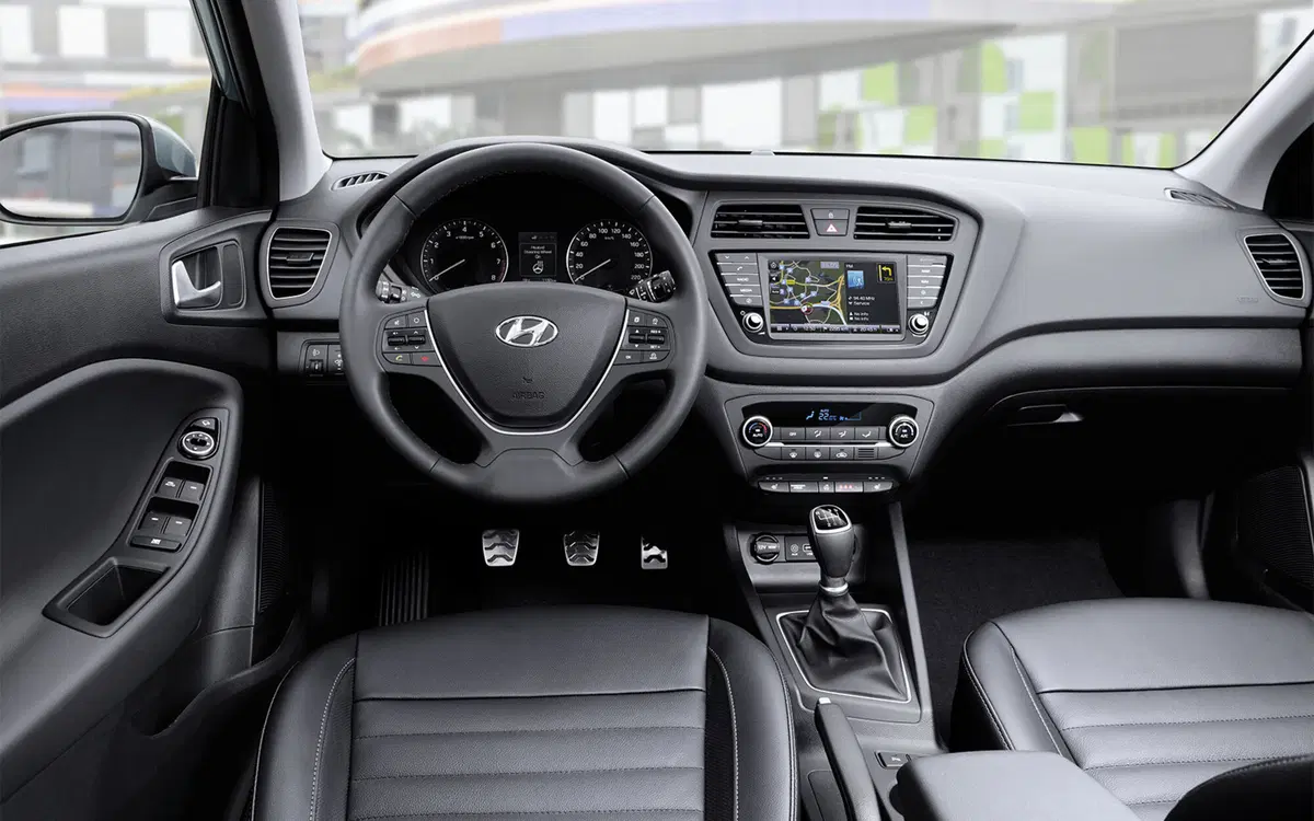 Quale comprare, Confronto: Hyundai i20 1.2 Vs Volkswagen Polo 1.0 (2)