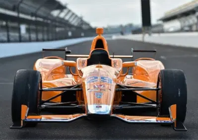 Fernando Alonso, la livrea della sua McLaren per Indianapolis