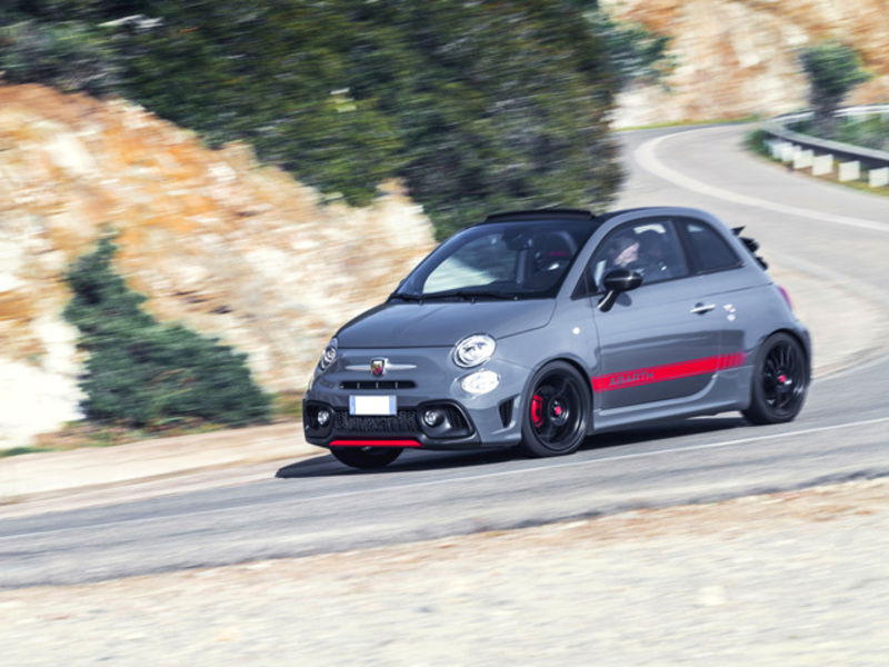 Abarth 695 Cabrio 695 C 1.4 Turbo T-Jet XSR Yamaha Limited Edition